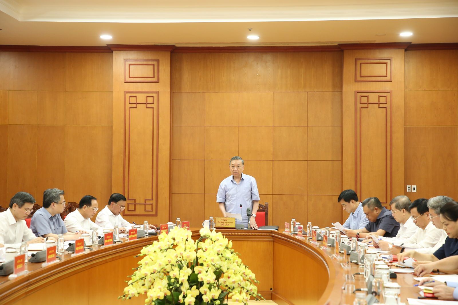 Anh-tin-bai